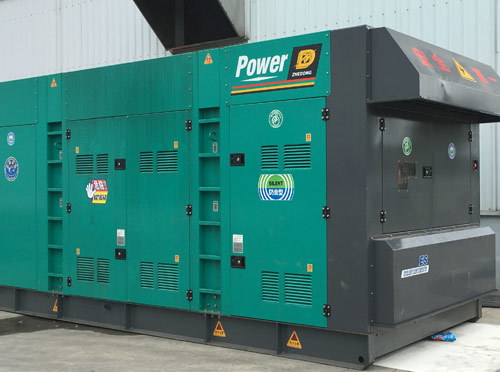 德格升级发电机组的过程中需要注意哪些安全事项？