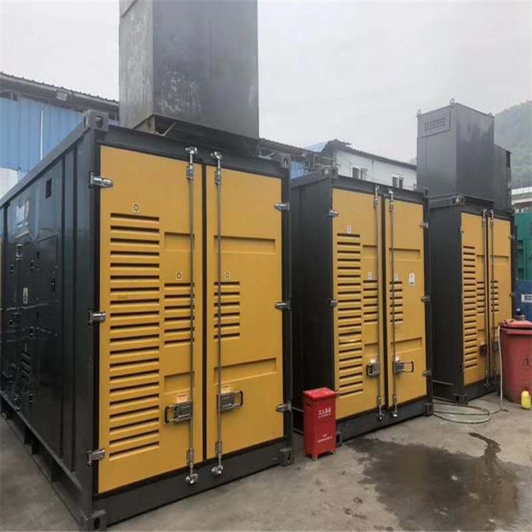 德格温度变化对不同类型欠压保护装置的可靠性影响有何差异？