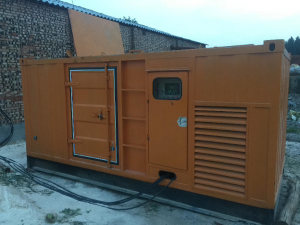 德格发电机组长期使用中，电缆线的敷设路径有哪些要求？